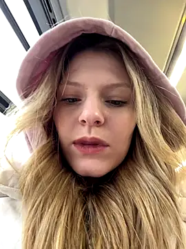 MaryHiggins online show from November 9, 10:35 am