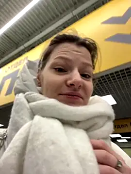 MaryHiggins online show from November 30, 12:20 pm