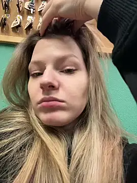 MaryHiggins online show from December 17, 9:04 am