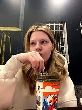 MaryHiggins online show from January 13, 4:34 pm