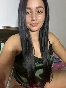 Snapshot of vellaAngel chatting on December 21, 2:09 am vellaAngel online show from December 21, 2:09 am