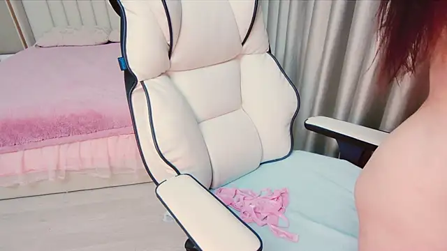 Snapshot of Girl__Funny chatting on December 26, 5:08 pm Girl Funny online show from December 26, 5:08 pm