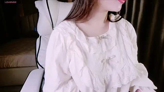 Snapshot of Girl__Funny chatting on March 3, 6:12 pm Girl Funny online show from March 3, 6:12 pm