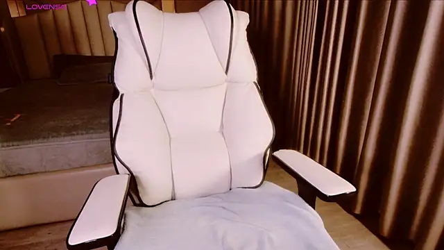 Snapshot of Girl__Funny chatting on September 29, 5:51 pm Girl Funny online show from September 29, 5:51 pm