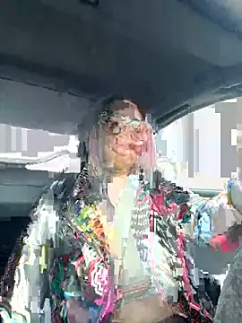 Snapshot of LexiCoco chatting on March 5, 4:13 pm LexiCoco online show from March 5, 4:13 pm