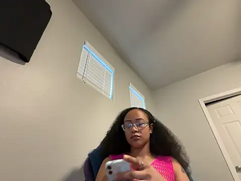 RylHoneyy online show from February 10, 12:48 am