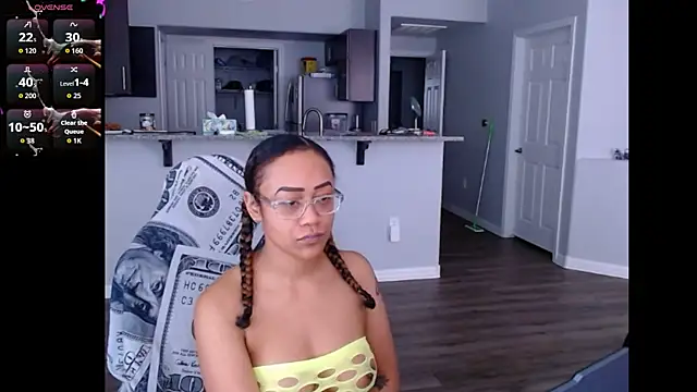 RylHoneyy online show from June 10, 8:19 pm
