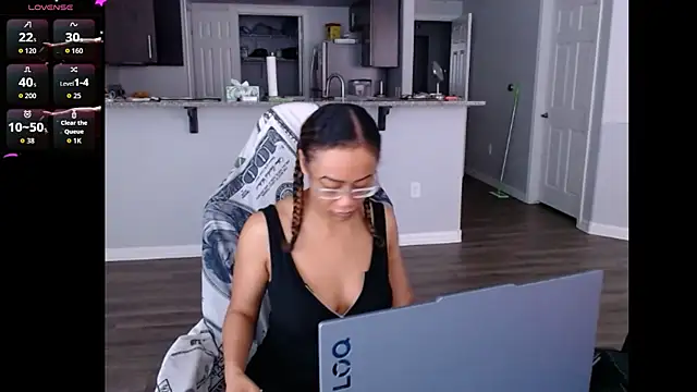 RylHoneyy online show from June 11, 8:29 pm
