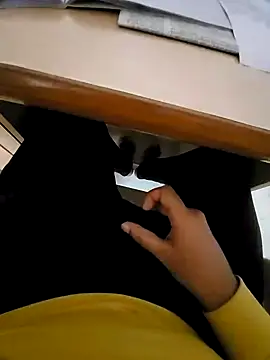 Snapshot of vansh1802 chatting on January 6, 1:08 pm vansh1802 online show from January 6, 1:08 pm