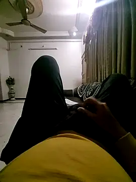 Snapshot of vansh1802 chatting on January 8, 6:52 pm vansh1802 online show from January 8, 6:52 pm