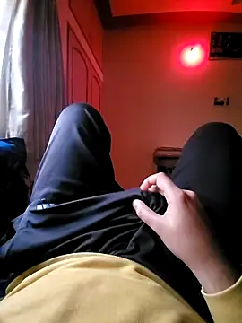 Snapshot of vansh1802 chatting on January 27, 5:47 am vansh1802 online show from January 27, 5:47 am