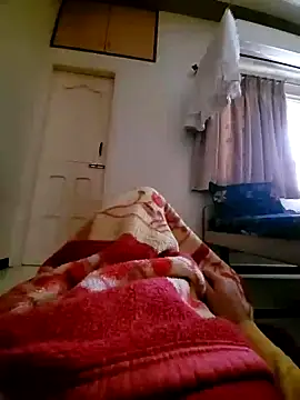 Snapshot of vansh1802 chatting on February 12, 8:38 am vansh1802 online show from February 12, 8:38 am