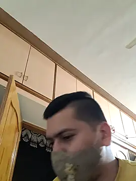 Snapshot of vansh1802 chatting on February 27, 5:47 pm vansh1802 online show from February 27, 5:47 pm