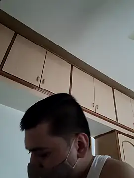 Snapshot of vansh1802 chatting on March 3, 7:10 am vansh1802 online show from March 3, 7:10 am