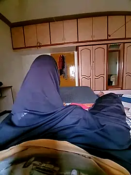 Snapshot of vansh1802 chatting on November 23, 7:52 am vansh1802 online show from November 23, 7:52 am