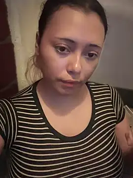 Snapshot of seraphine23 chatting on December 14, 12:33 am seraphine23 online show from December 14, 12:33 am