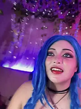 Snapshot of seraphine23 chatting on January 17, 3:01 am seraphine23 online show from January 17, 3:01 am