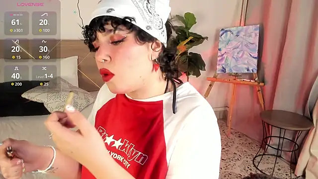 Snapshot of Amy_art chatting on June 26, 8:57 pm Amy art online show from June 26, 8:57 pm