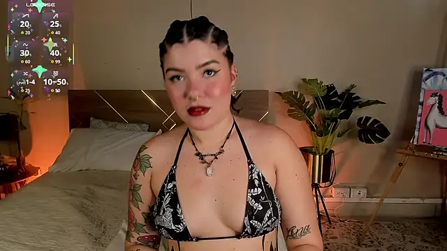 Snapshot of Amy_art chatting on July 23, 9:35 pm Amy art online show from July 23, 9:35 pm
