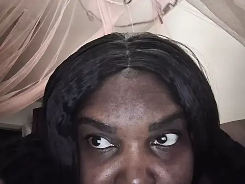 Crystalenriquez online show from June 20, 11:18 pm