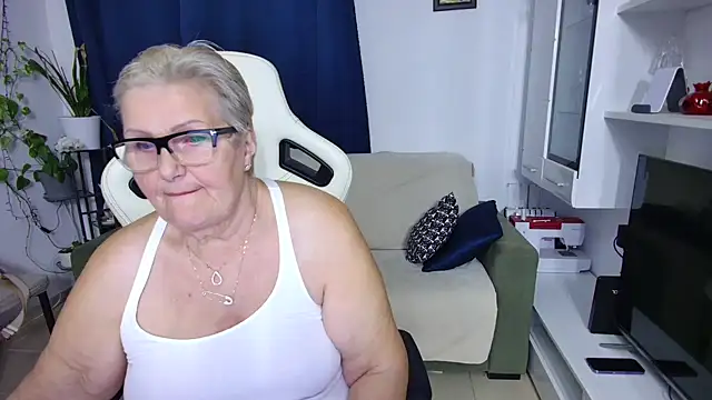Selenna57 online show from April 22, 5:25 pm