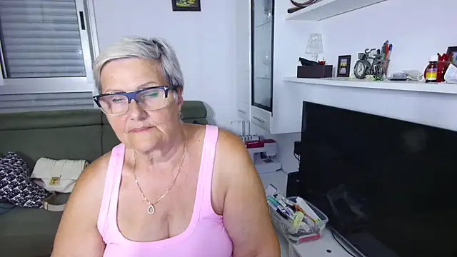 Snapshot of Selenna57 chatting on June 10, 4:50 pm Selenna57 online show from June 10, 4:50 pm
