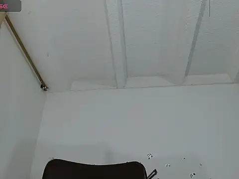 Snapshot of Alexaqueen1 chatting on February 13, 11:04 pm Alexaqueen1 online show from February 13, 11:04 pm