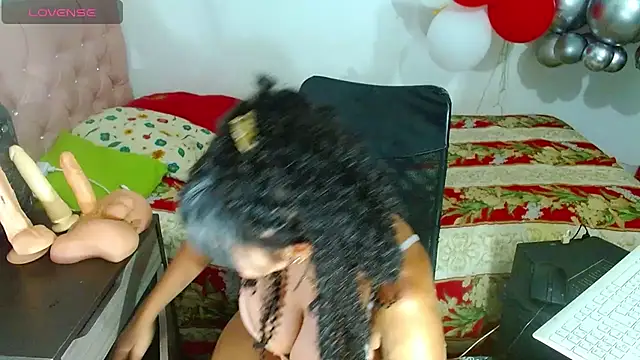 Snapshot of Alexaqueen1 chatting on November 24, 11:26 pm Alexaqueen1 online show from November 24, 11:26 pm