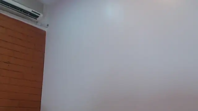 Snapshot of Amber_Moore chatting on February 7, 9:04 pm Amber Moore online show from February 7, 9:04 pm