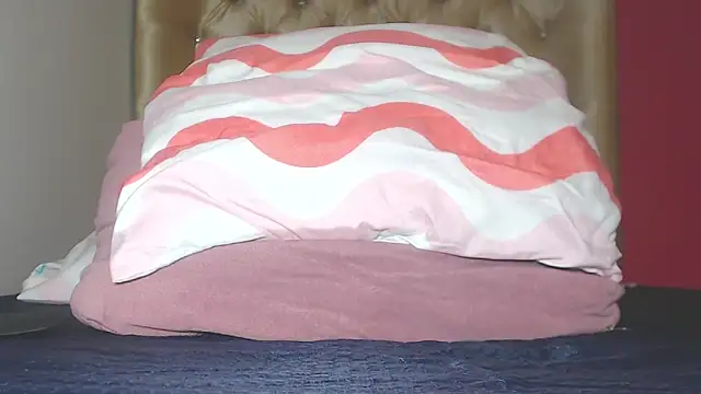 Snapshot of Amber_Moore chatting on February 13, 8:17 am Amber Moore online show from February 13, 8:17 am