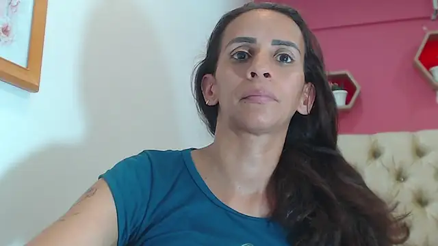 Snapshot of Amber_Moore chatting on October 7, 12:30 am Amber Moore online show from October 7, 12:30 am