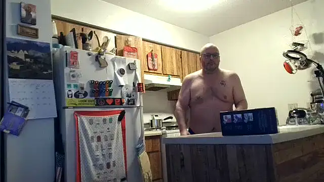 Snapshot of Ursulet_US chatting on June 6, 10:36 pm Ursulet US online show from June 6, 10:36 pm