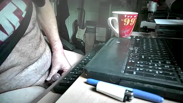 Snapshot of dirtyharry2022 chatting on February 5, 2:48 pm dirtyharry2022 online show from February 5, 2:48 pm