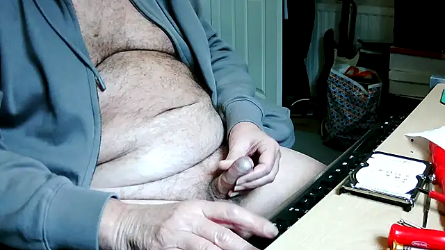 Snapshot of dirtyharry2022 chatting on March 15, 1:29 pm dirtyharry2022 online show from March 15, 1:29 pm