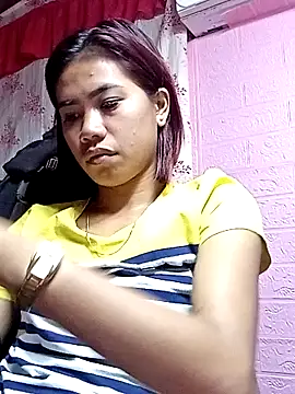 Snapshot of Cutie_body11 chatting on May 28, 12:41 am Cutie body11 online show from May 28, 12:41 am