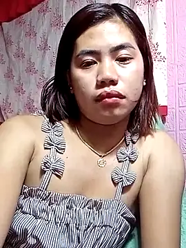 Snapshot of Cutie_body11 chatting on June 13, 9:46 pm Cutie body11 online show from June 13, 9:46 pm