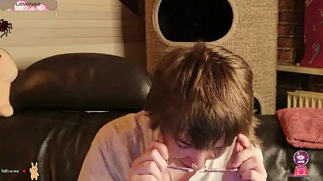 Snapshot of GamerGirl_Eve chatting on October 26, 7:09 pm GamerGirl Eve online show from October 26, 7:09 pm