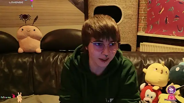 Snapshot of GamerGirl_Eve chatting on October 29, 7:26 pm GamerGirl Eve online show from October 29, 7:26 pm