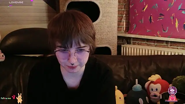 Snapshot of GamerGirl_Eve chatting on November 9, 7:12 pm GamerGirl Eve online show from November 9, 7:12 pm