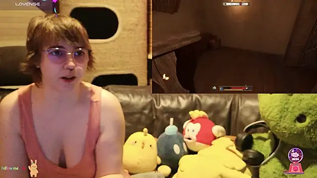 Snapshot of GamerGirl_Eve chatting on November 11, 7:14 pm GamerGirl Eve online show from November 11, 7:14 pm