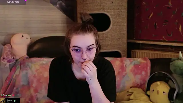 Snapshot of GamerGirl_Eve chatting on January 13, 7:19 pm GamerGirl Eve online show from January 13, 7:19 pm