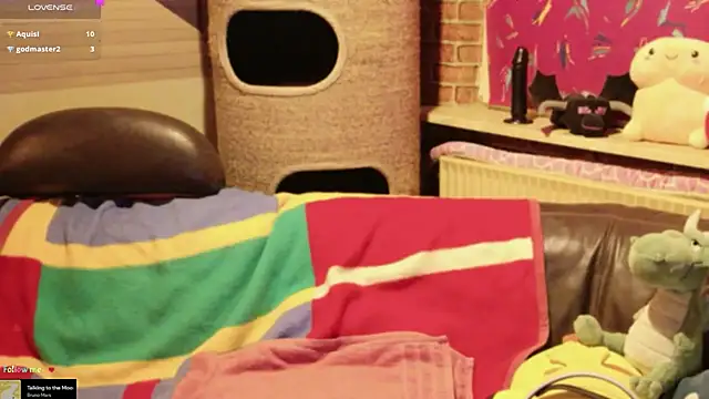 Snapshot of GamerGirl_Eve chatting on January 31, 7:11 pm GamerGirl Eve online show from January 31, 7:11 pm