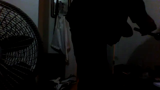 Snapshot of Yankeedave420 chatting on January 23, 1:41 am Yankeedave420 online show from January 23, 1:41 am