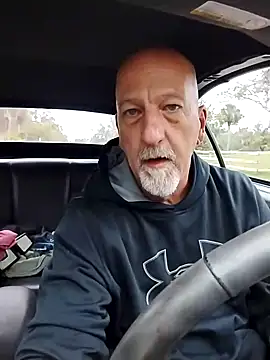 Snapshot of Yankeedave420 chatting on February 20, 2:35 pm Yankeedave420 online show from February 20, 2:35 pm