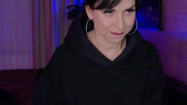 Snapshot of lily_conor chatting on November 10, 4:17 pm lily conor online show from November 10, 4:17 pm