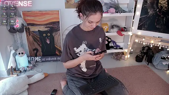 Snapshot of Careful_i_bite chatting on January 31, 1:12 pm Careful i bite online show from January 31, 1:12 pm