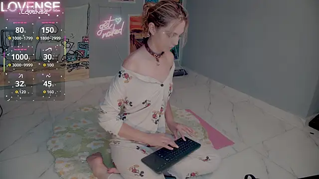 Snapshot of Careful_i_bite chatting on September 10, 8:25 am Careful i bite online show from September 10, 8:25 am