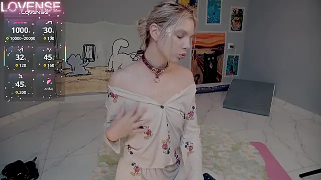 Snapshot of Careful_i_bite chatting on September 27, 5:23 am Careful i bite online show from September 27, 5:23 am