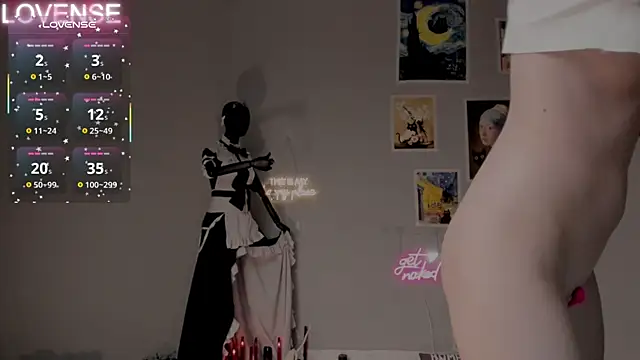 Snapshot of Careful_i_bite chatting on October 9, 6:44 am Careful i bite online show from October 9, 6:44 am