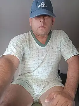 chicoguapo8 online show from July 5, 3:30 pm